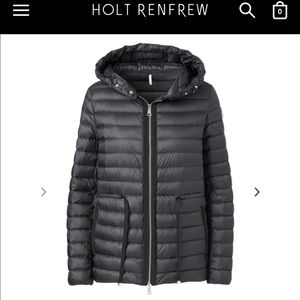 **SOLD**Moncler Raie short parka in black (Size 1)